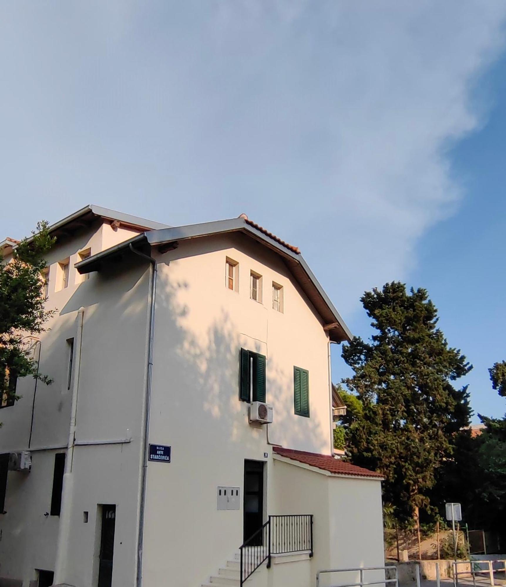 Relax And Enjoy Apartments Spalato Esterno foto
