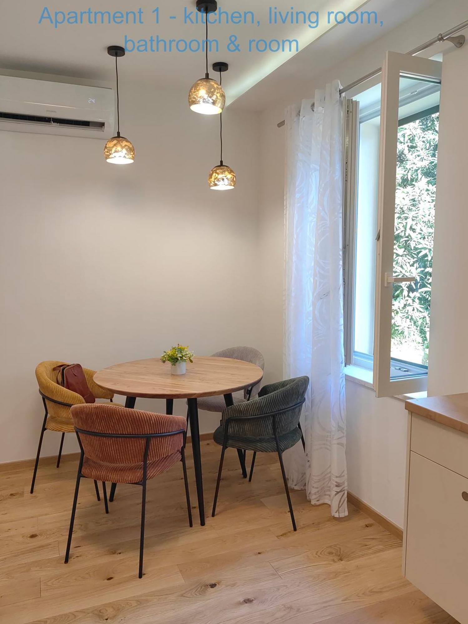 Relax And Enjoy Apartments Spalato Esterno foto