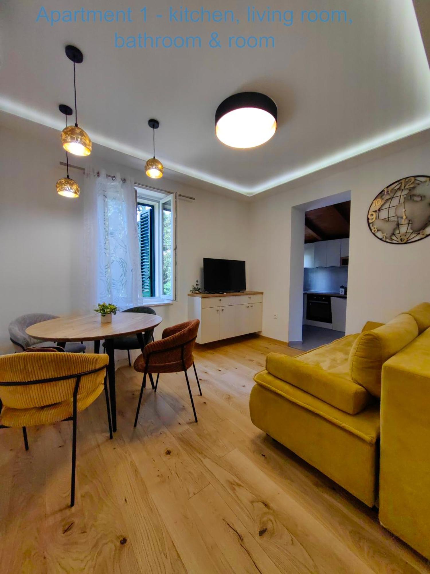 Relax And Enjoy Apartments Spalato Esterno foto