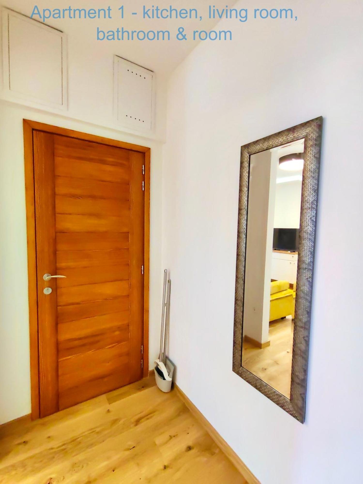 Relax And Enjoy Apartments Spalato Esterno foto
