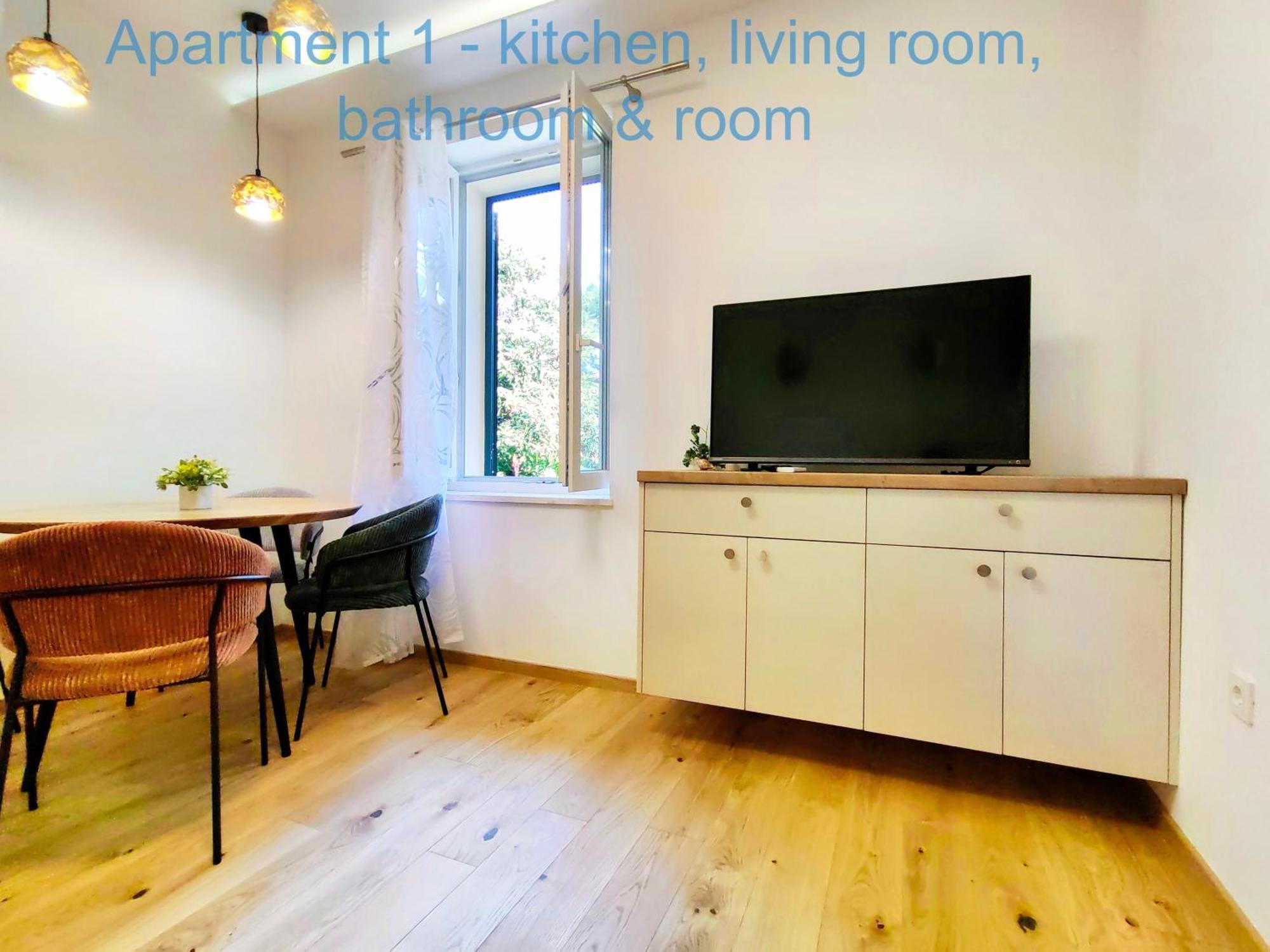 Relax And Enjoy Apartments Spalato Esterno foto