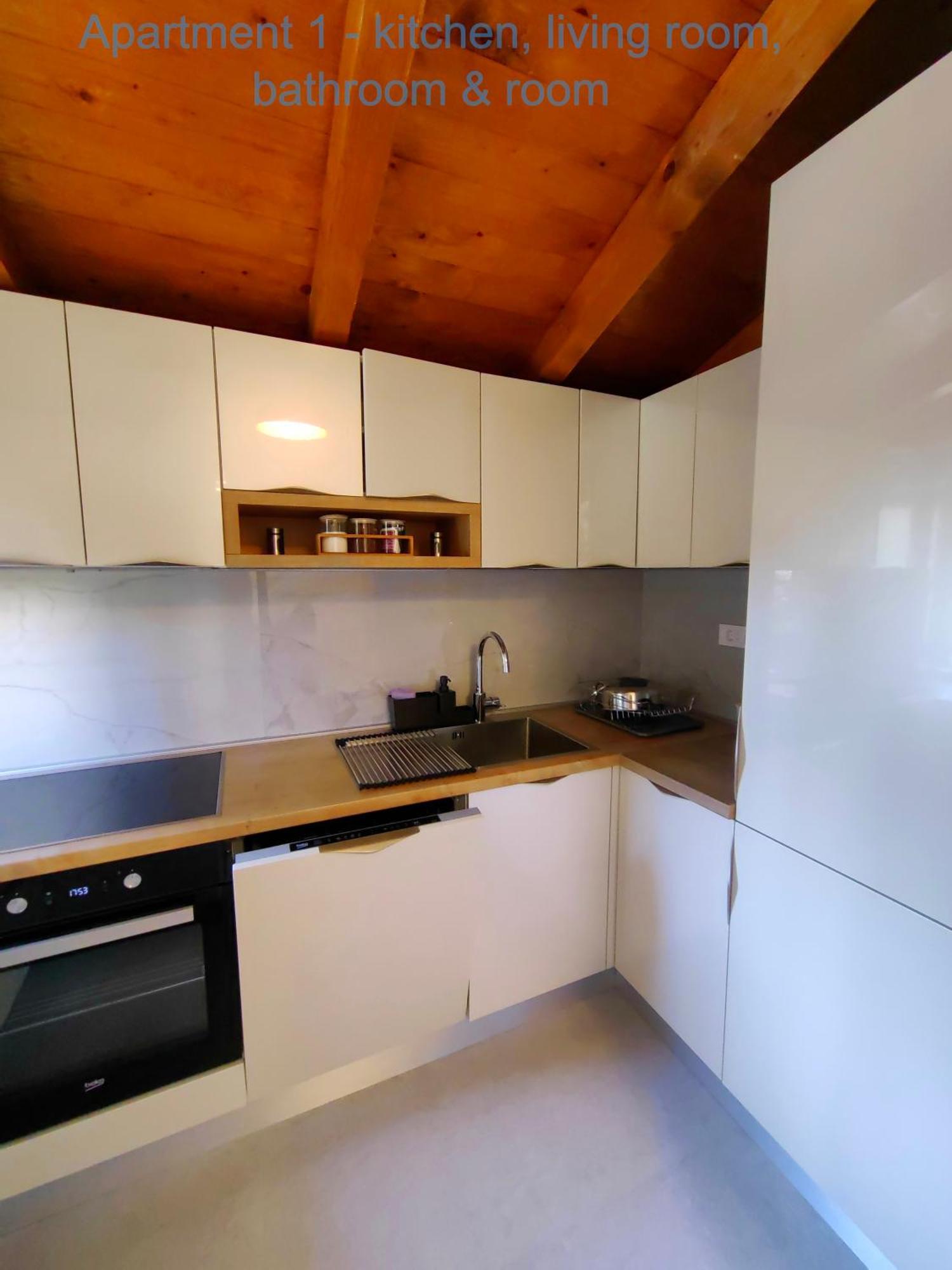 Relax And Enjoy Apartments Spalato Esterno foto