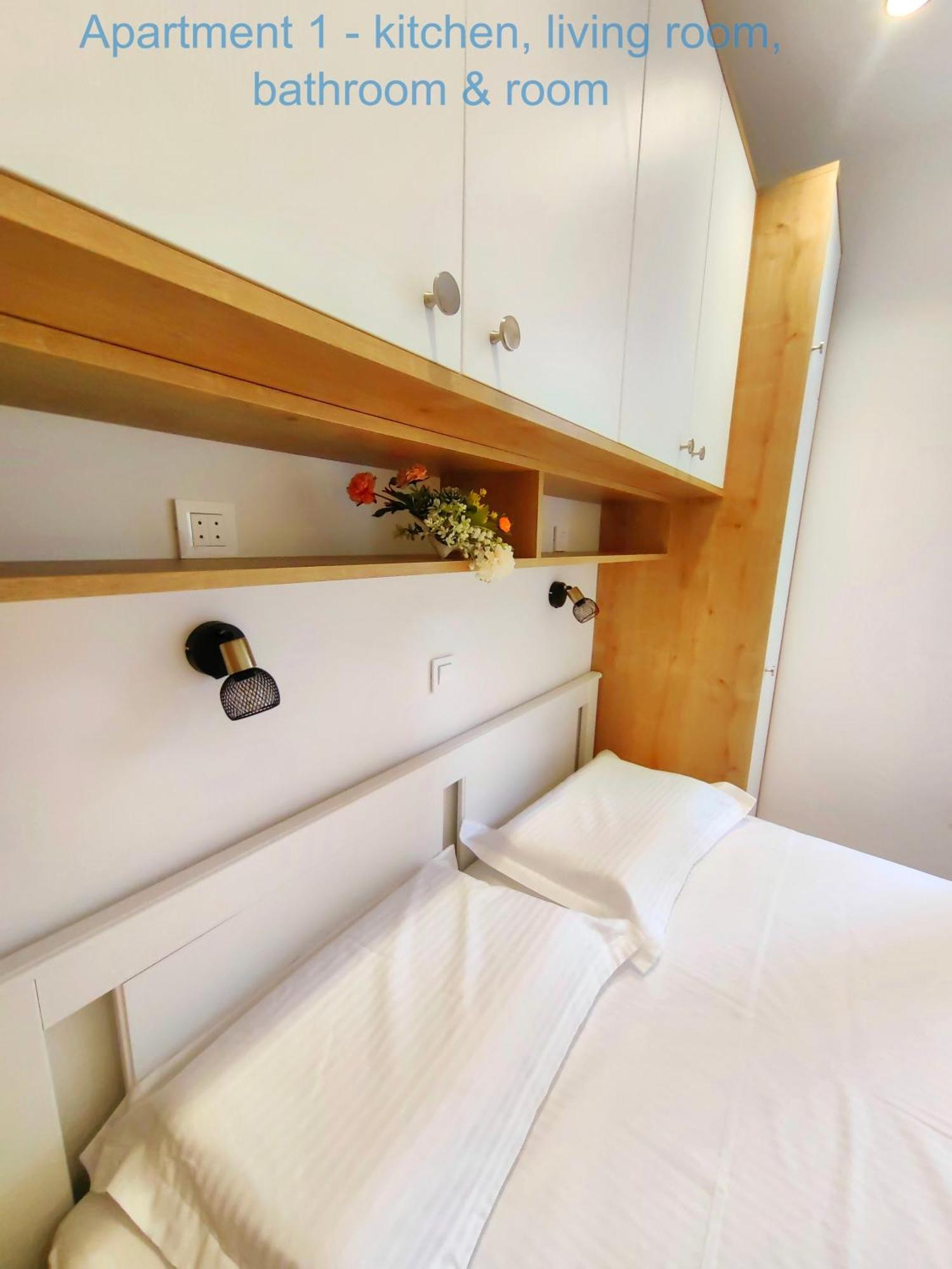 Relax And Enjoy Apartments Spalato Esterno foto