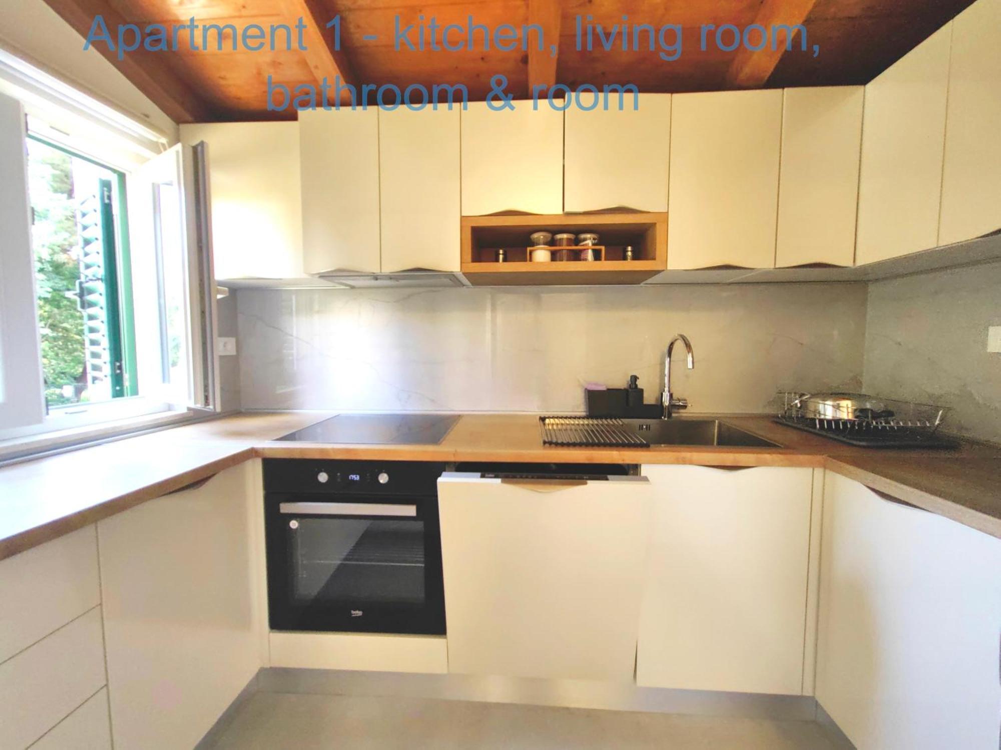 Relax And Enjoy Apartments Spalato Esterno foto